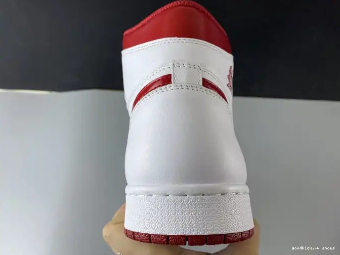 Cheap (2017) Metallic 555088-103 Retro 1 Jordan Air Red 0421